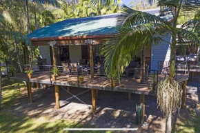 Driftwood Lodge, Charlotte Bay